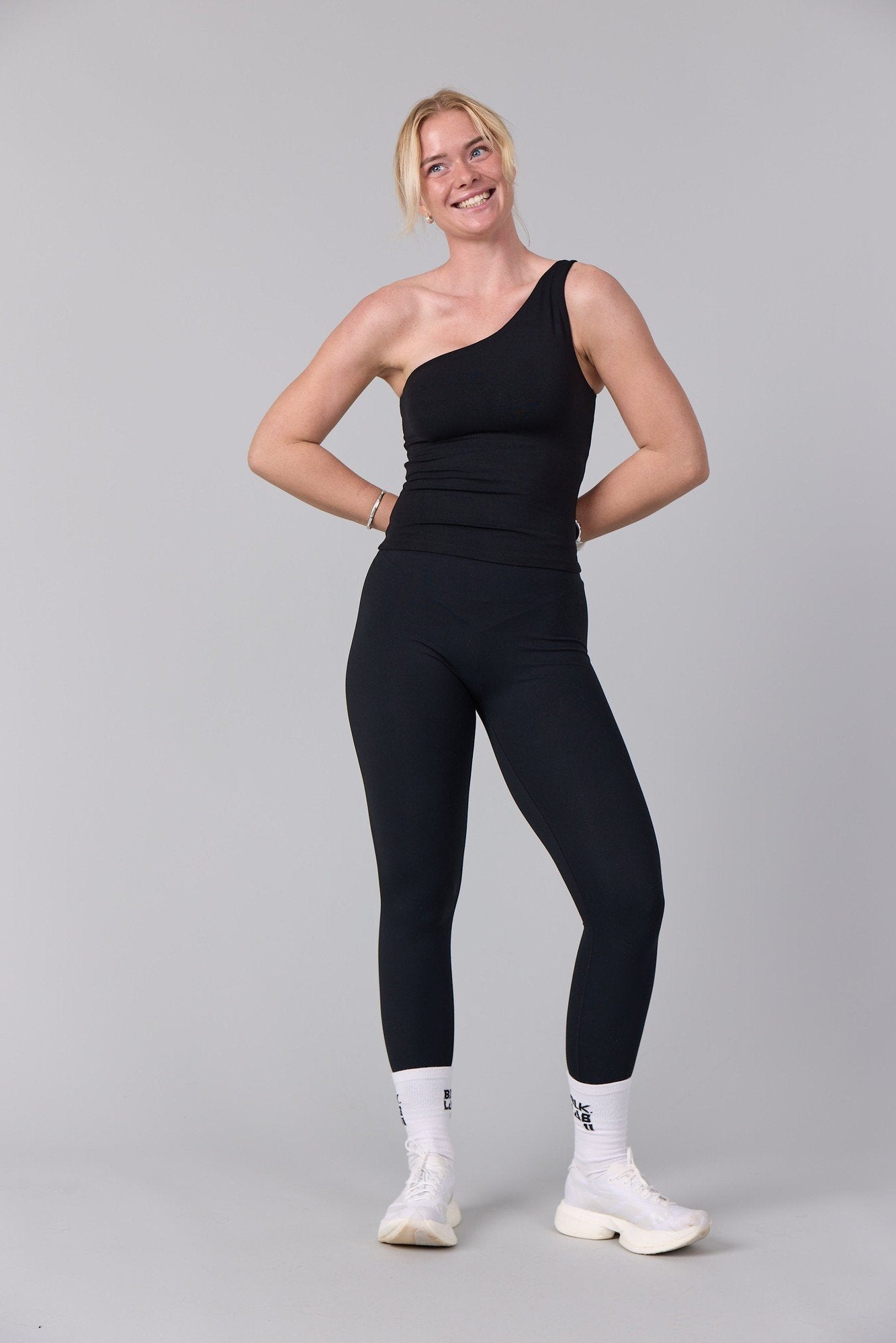 11BALANCE TOP