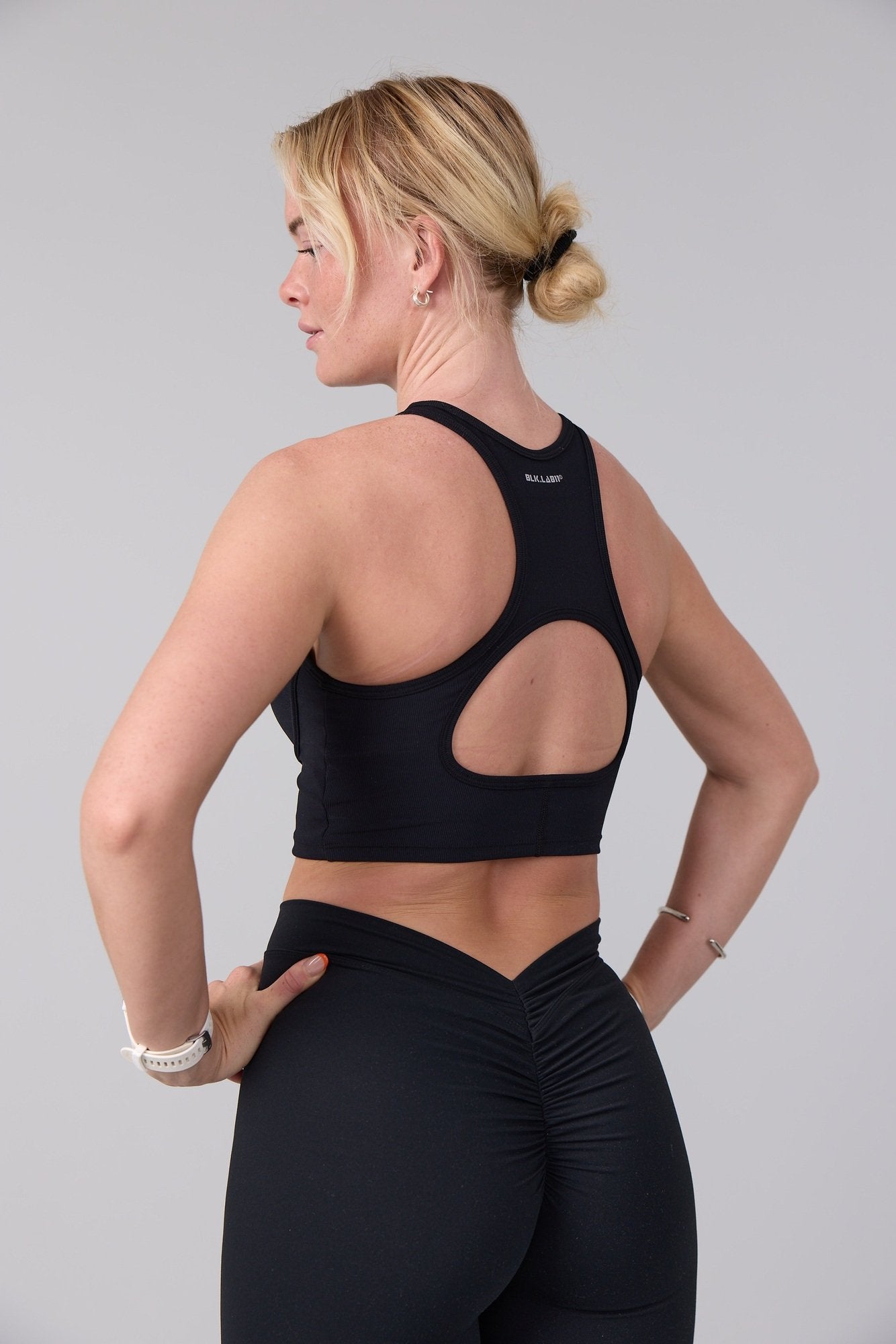 11ELEGANCE SPORTS TOP