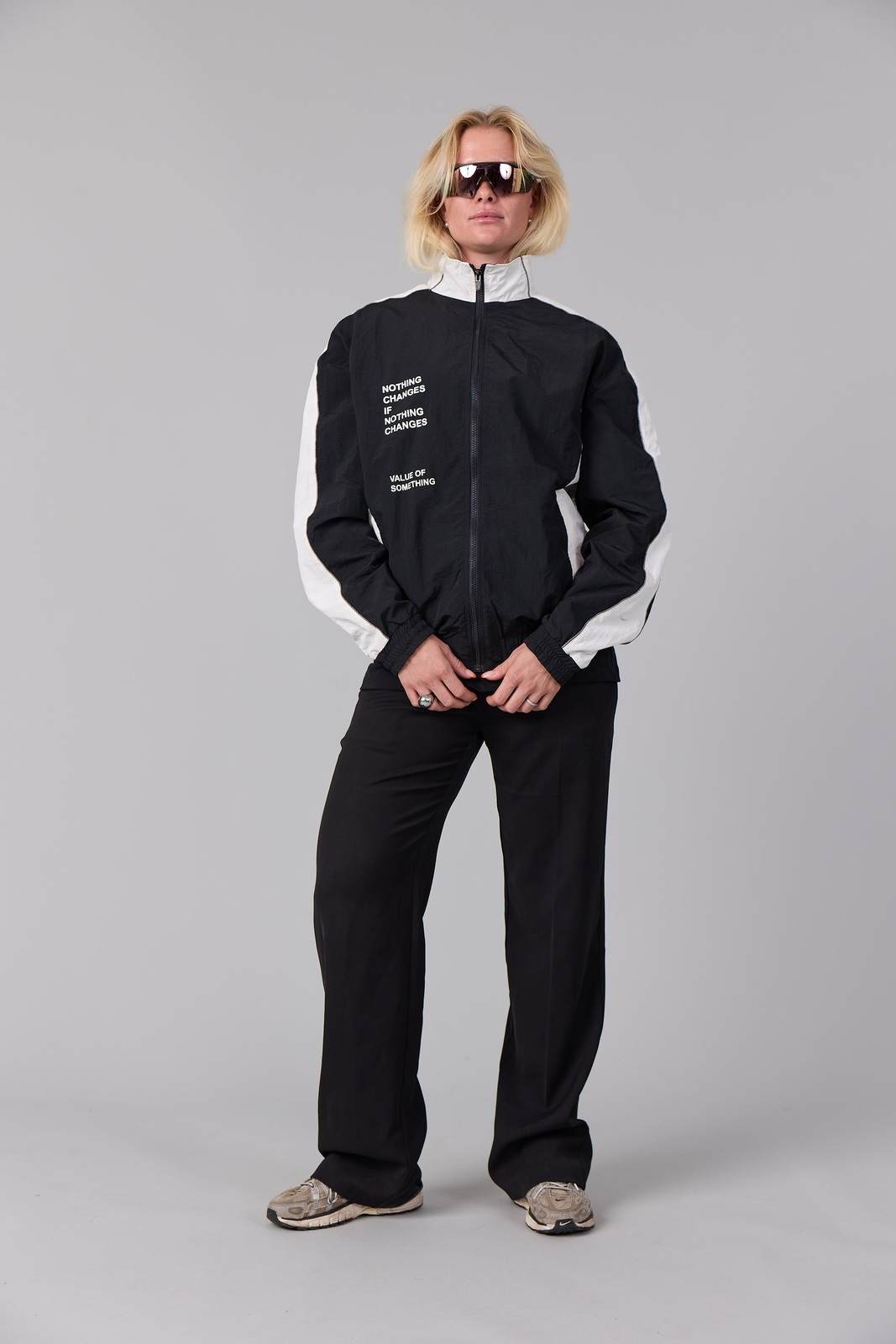 11UNSTOPPABLE WINDBREAKER